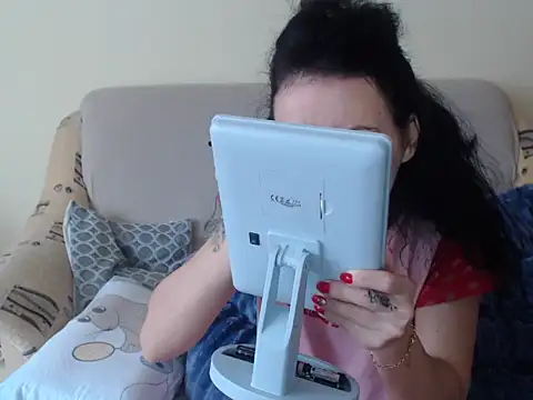 Emmatoo online show from February 2026 11:03:02 AM