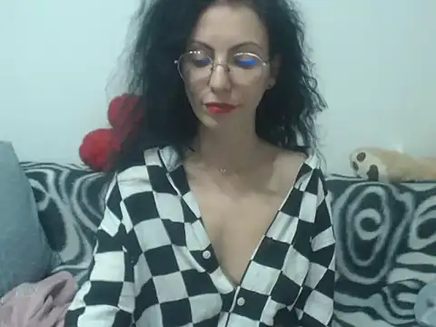 Emmatoo online show from April 2026 07:58:02 PM