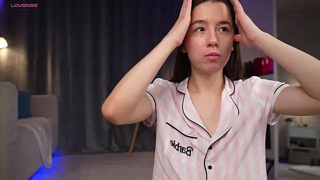 Amely Young online show from October 2025 12:53:01 AM