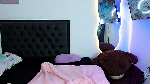 Maryonthemoon online show from March 2026 03:39:01 AM