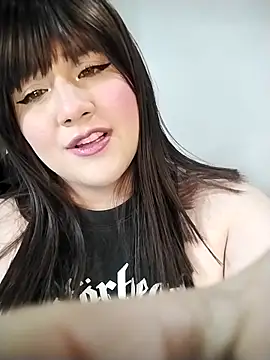 ItsNaiixa online show from May 2026 09:42:02 PM