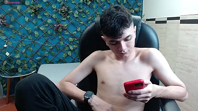 Snapshot of Waturox chatting on October 2025 07:25:02 PM Waturox online show from October 2025 07:25:02 PM