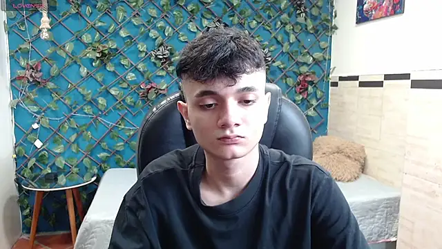 Snapshot of Waturox chatting on October 2025 07:14:01 PM Waturox online show from October 2025 07:14:01 PM