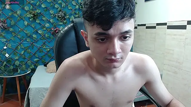 Snapshot of Waturox chatting on October 2025 07:32:01 PM Waturox online show from October 2025 07:32:01 PM