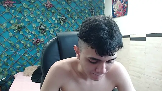 Snapshot of Waturox chatting on October 2025 08:36:02 PM Waturox online show from October 2025 08:36:02 PM