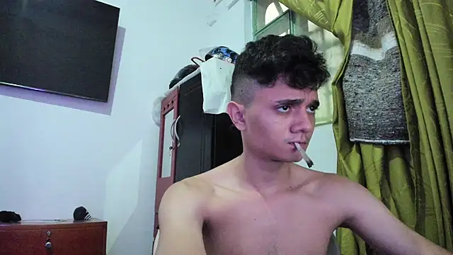 Snapshot of Waturox chatting on November 2025 11:54:01 PM Waturox online show from November 2025 11:54:01 PM