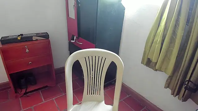 Snapshot of Waturox chatting on November 2025 04:18:02 PM Waturox online show from November 2025 04:18:02 PM