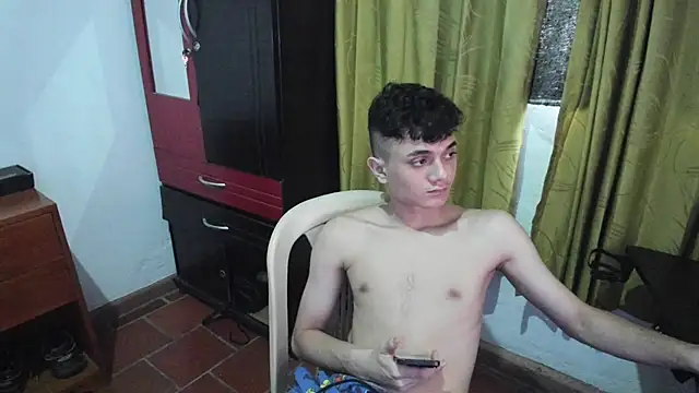 Snapshot of Waturox chatting on January 2026 10:04:02 PM Waturox online show from January 2026 10:04:02 PM