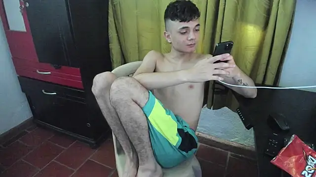 Snapshot of Waturox chatting on February 2026 09:27:01 PM Waturox online show from February 2026 09:27:01 PM