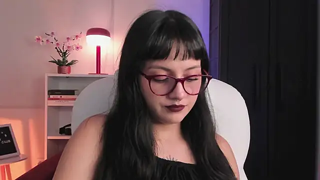 nahiapaws online show from April 2026 11:13:02 PM