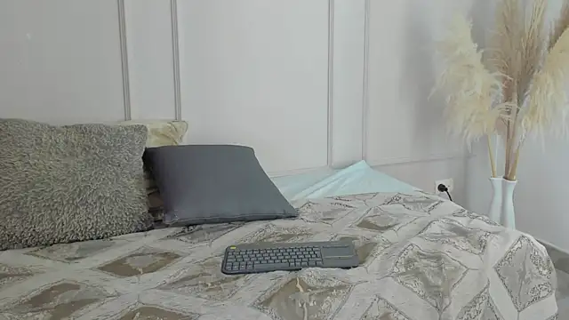 Mariapettit online show from April 2026 10:58:01 AM