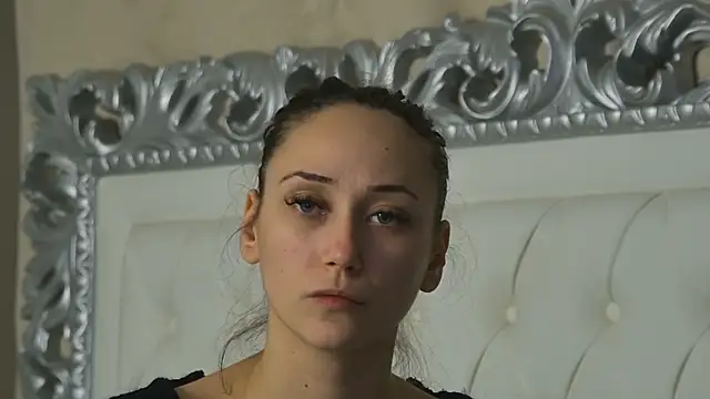 AliceMunro online show from December 2025 08:48:01 PM