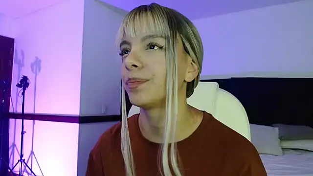 peyton golden1 online show from February 2026 03:04:02 AM