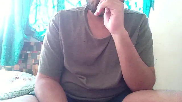 Snapshot of whoreboi98 chatting on February 2026 05:15:01 AM whoreboi98 online show from February 2026 05:15:01 AM