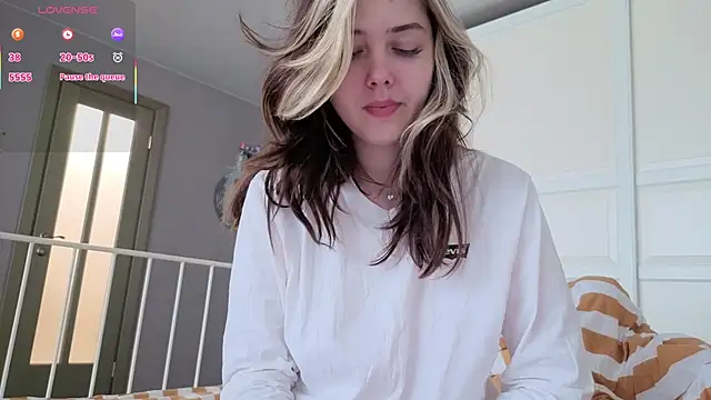 Vanessa Walters online show from March 2026 04:18:01 AM