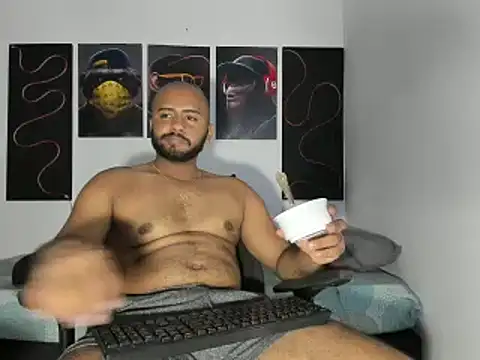 Snapshot of Hardboy_latin chatting on February 2025 01:14:02 AM Hardboy latin online show from February 2025 01:14:02 AM