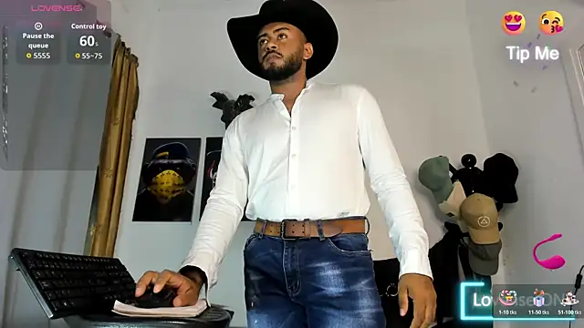 Snapshot of Hardboy_latin chatting on April 2026 03:04:02 AM Hardboy latin online show from April 2026 03:04:02 AM