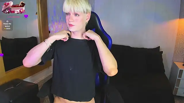 VladHellsing4 online show from April 2026 02:33:01 PM