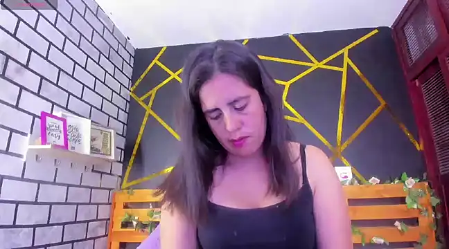 kathina giraldo online show from December 2024 04:21:01 PM