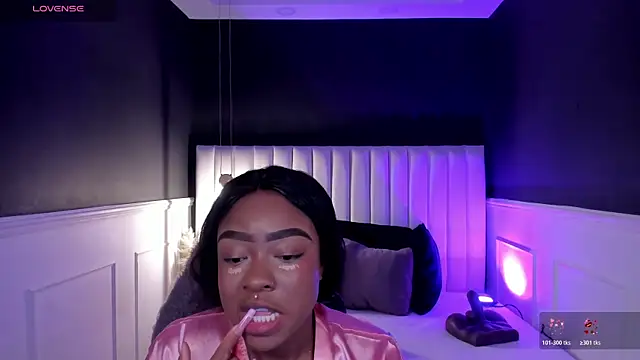 mia schwarz online show from April 2026 11:55:02 AM