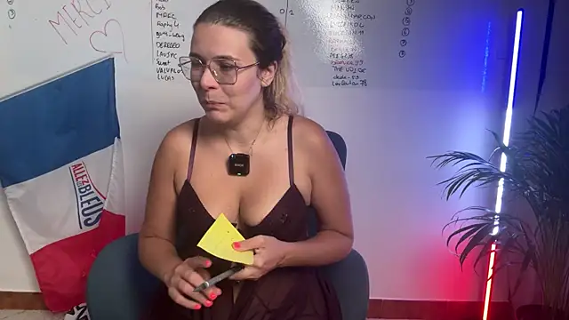 EmyLana online show from July 2026 07:09:01 PM