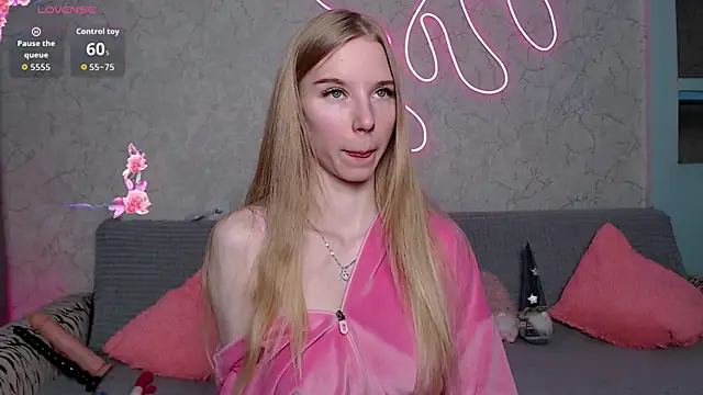 Snapshot of Cutieblondegirl chatting on February 2026 06:41:01 PM Cutieblondegirl online show from February 2026 06:41:01 PM