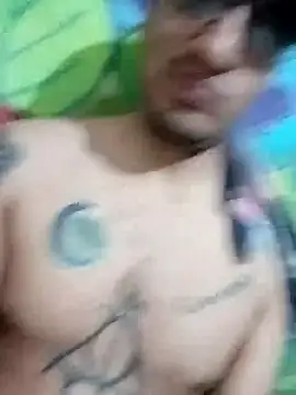 Snapshot of ale3J4a chatting on March 2026 01:33:02 AM ale3J4a online show from March 2026 01:33:02 AM