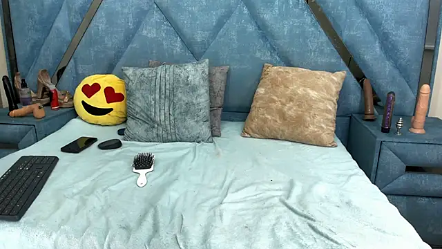 Aura love69 online show from April 2026 06:32:01 AM