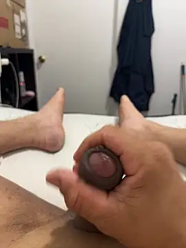 LeggyBus15 online show from April 2026 04:34:02 PM