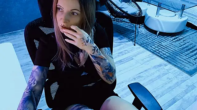 InesGold online show from April 2026 08:09:01 PM