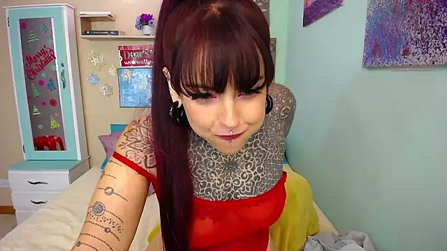 Snapshot of LolaRouse chatting on December 2024 07:34:02 PM LolaRouse online show from December 2024 07:34:02 PM