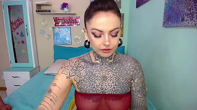 Snapshot of LolaRouse chatting on December 2024 07:41:02 PM LolaRouse online show from December 2024 07:41:02 PM