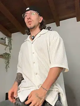 Valentino Xander online show from March 2026 04:51:01 AM