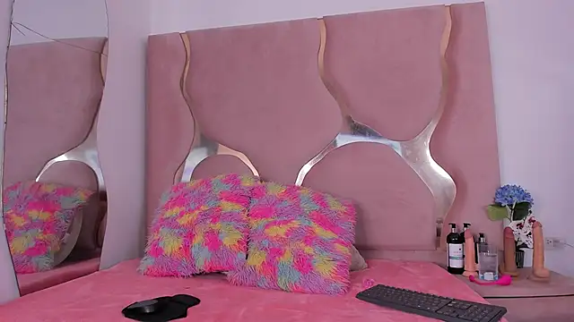 Snapshot of MaiteHT chatting on November 2025 09:08:01 PM MaiteHT online show from November 2025 09:08:01 PM