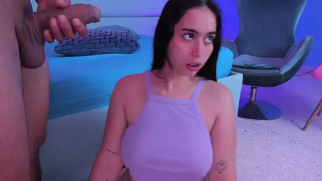 Snapshot of SophieRoyals chatting on January 2025 04:40:01 PM SophieRoyals online show from January 2025 04:40:01 PM