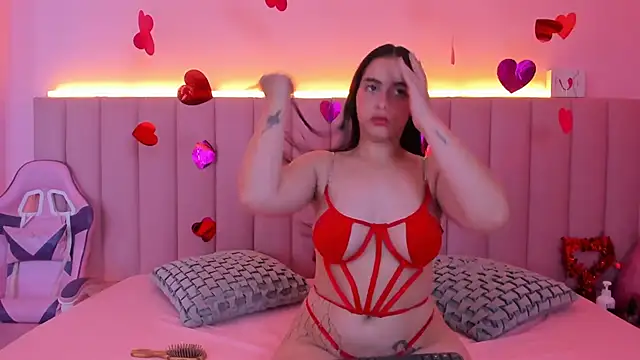 Snapshot of SophieRoyals chatting on February 2025 01:06:01 PM SophieRoyals online show from February 2025 01:06:01 PM