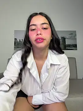 Snapshot of SophieRoyals chatting on March 2026 11:24:01 AM SophieRoyals online show from March 2026 11:24:01 AM