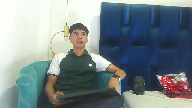 Santy carrington online show from March 2026 02:33:01 PM