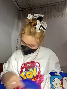 Odette68 online show from April 2026 03:02:01 AM