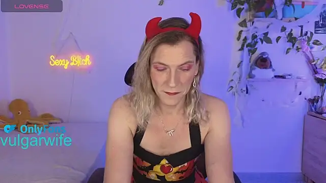 Snapshot of vulgar_wife chatting on October 2025 04:46:01 PM vulgar wife online show from October 2025 04:46:01 PM