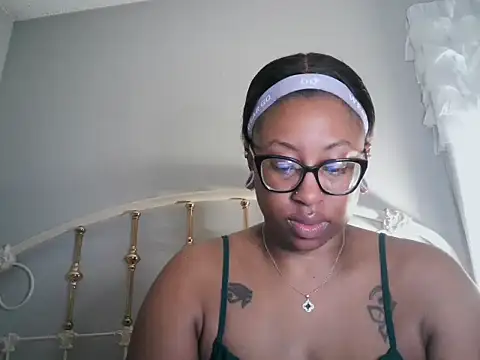 Nyxie Chaos online show from June 2026 11:00:01 AM