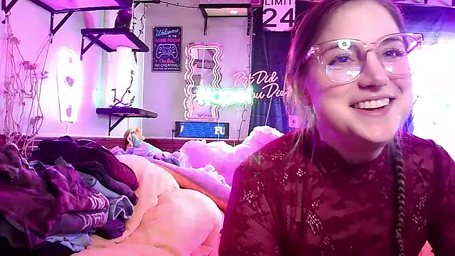 mirannacult online show from February 2025 07:49:01 PM