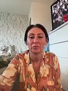 Snapshot of Naughtynanny75 chatting on January 2025 03:27:01 PM Naughtynanny75 online show from January 2025 03:27:01 PM