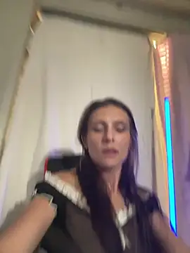 snowrillaxxx online show from June 2026 07:07:03 AM