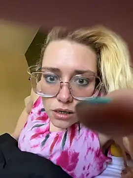 Lalalynn online show from April 2026 05:07:01 PM