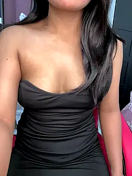 LeisyXO online show from November 2025 06:17:01 PM