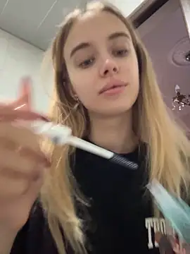 Snapshot of enjoy_my_beauty chatting on June 2026 06:18:02 AM enjoy my beauty online show from June 2026 06:18:02 AM