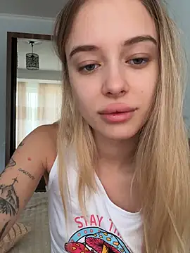 Snapshot of enjoy_my_beauty chatting on June 2026 06:25:02 AM enjoy my beauty online show from June 2026 06:25:02 AM
