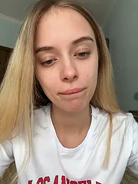 Snapshot of enjoy_my_beauty chatting on July 2026 06:41:02 AM enjoy my beauty online show from July 2026 06:41:02 AM