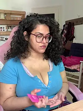 Curvydesifromgermany online show from May 2026 01:18:01 PM